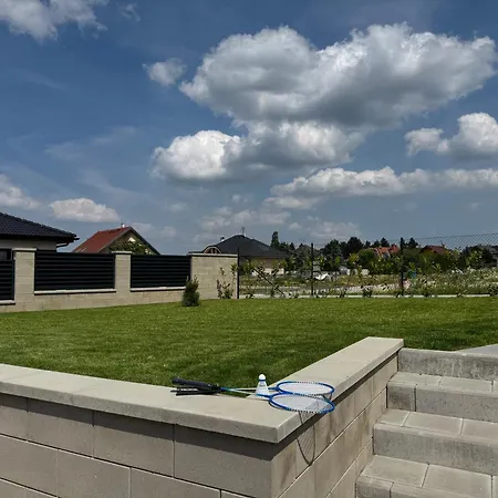 Feriehus By The Pool & Garden