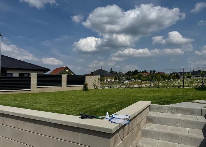 Ferienhaus By The Pool & Garden