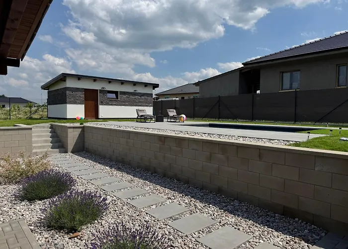 Ferienhaus By The Pool & Garden Mukarschow