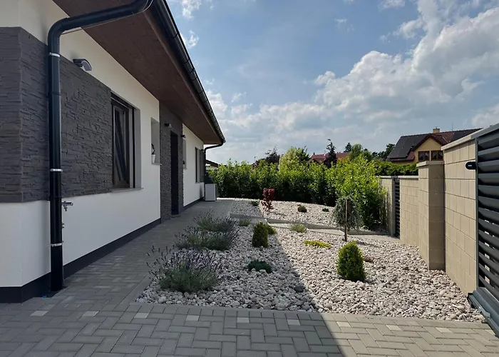 Ferienhaus By The Pool & Garden *